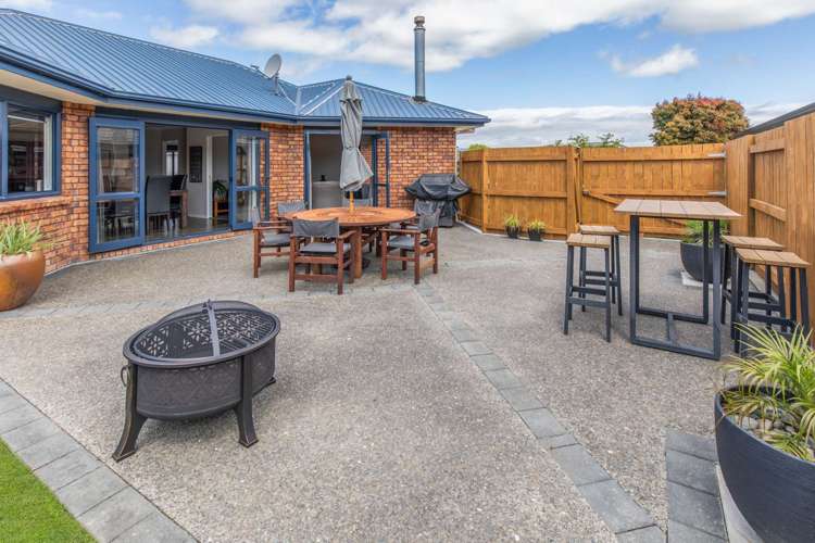 5 Meridian Grove Kelvin Grove_15