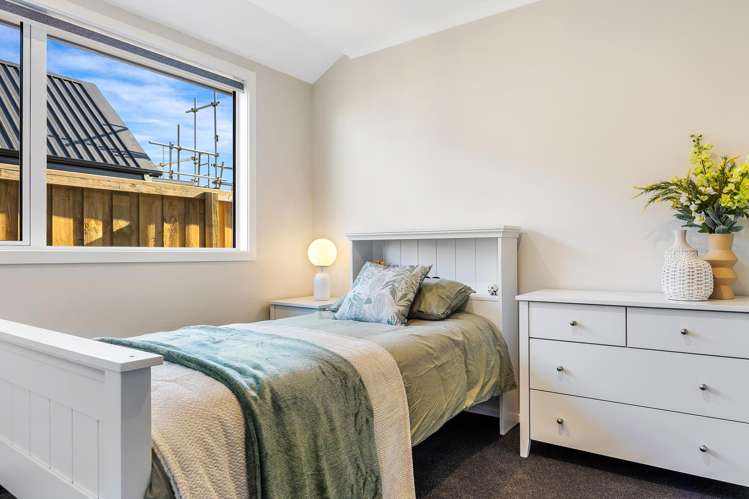 8 Strowan Avenue Elgin_10