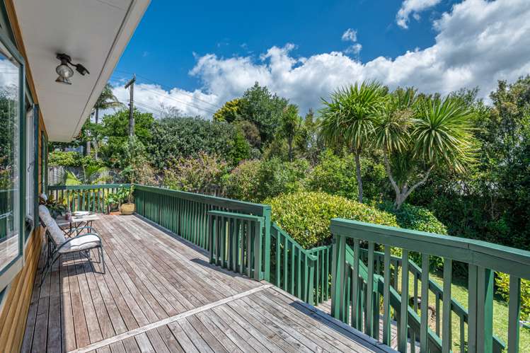 16 Deane Avenue Titirangi_16