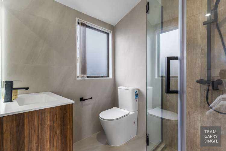 20 Hilltop Road Clover Park_9