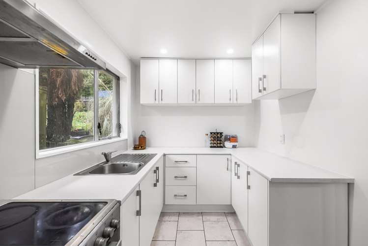 2/264 Grounsell Crescent_3