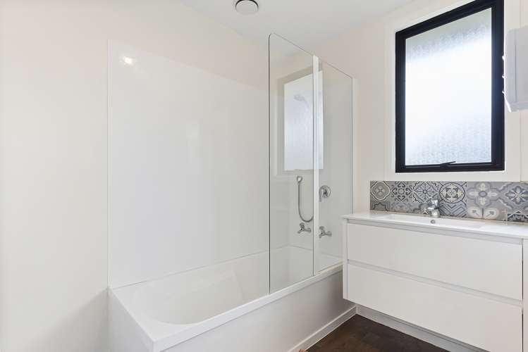 2/88b Kelvin Road Papakura_13