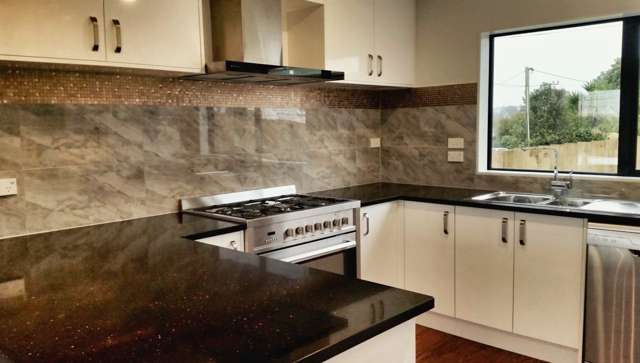 12a Hepburn Road Glendene_3