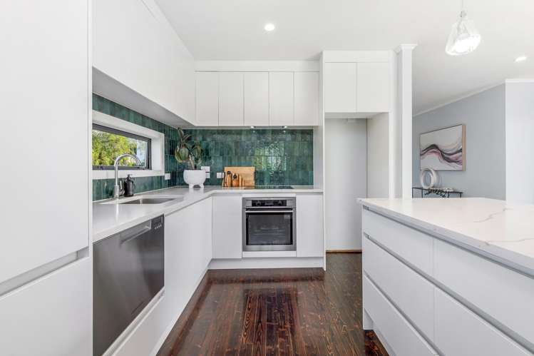 84 Glengarry Road Glen Eden_12