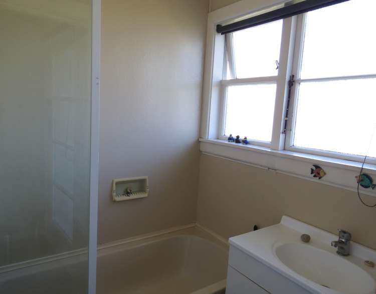 10 Conlon Street Reefton_13