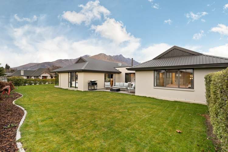 11 Portree Drive Lower Shotover_25