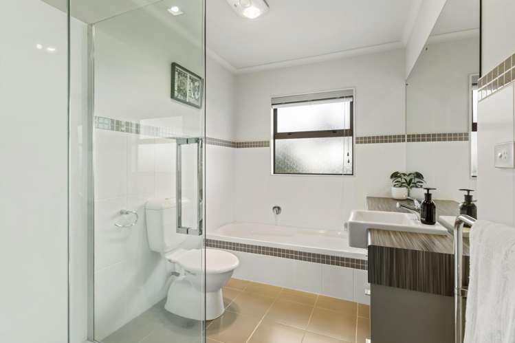 1 Bellshill Close Wattle Downs_18