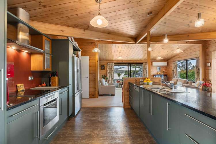 57 El Dorado Leader Pauanui_10