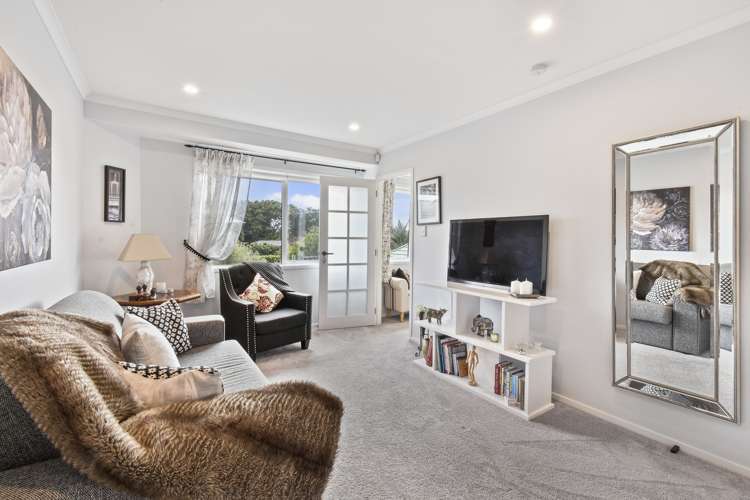 2/50 Cook Street Howick_11