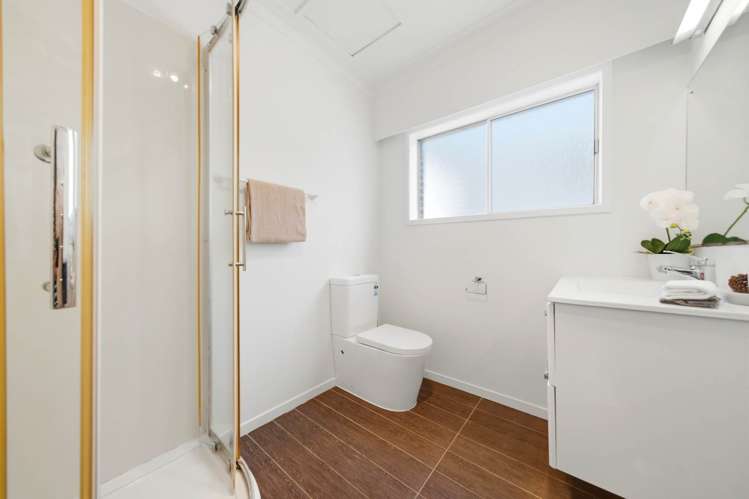 2/34 Lake View Road Takapuna_15