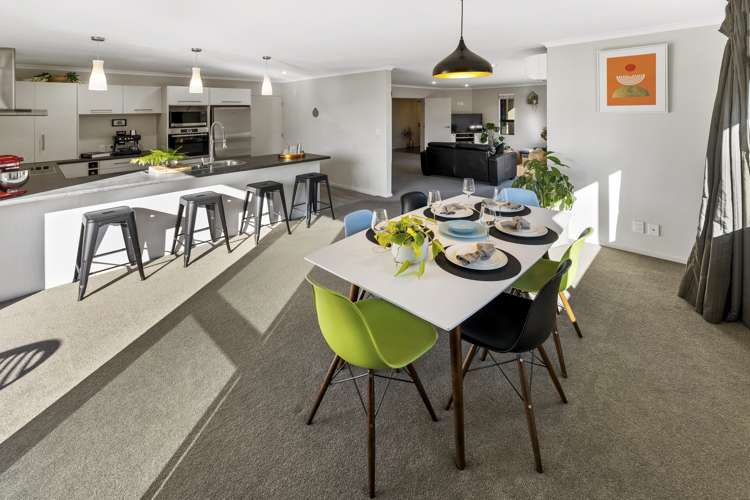 78 Washbourn Drive Richmond_10