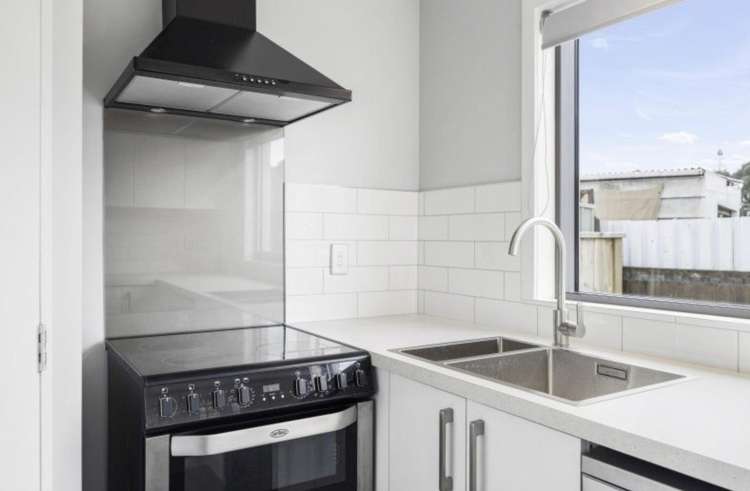 7 & 7A Litchfield Place Clarks Beach_9