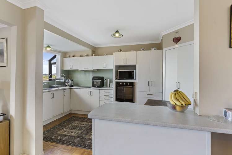 17 Tui Vale Road Cockle Bay_14