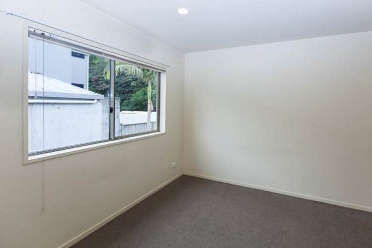 73B/21 Hunters Park Drive Three Kings_5