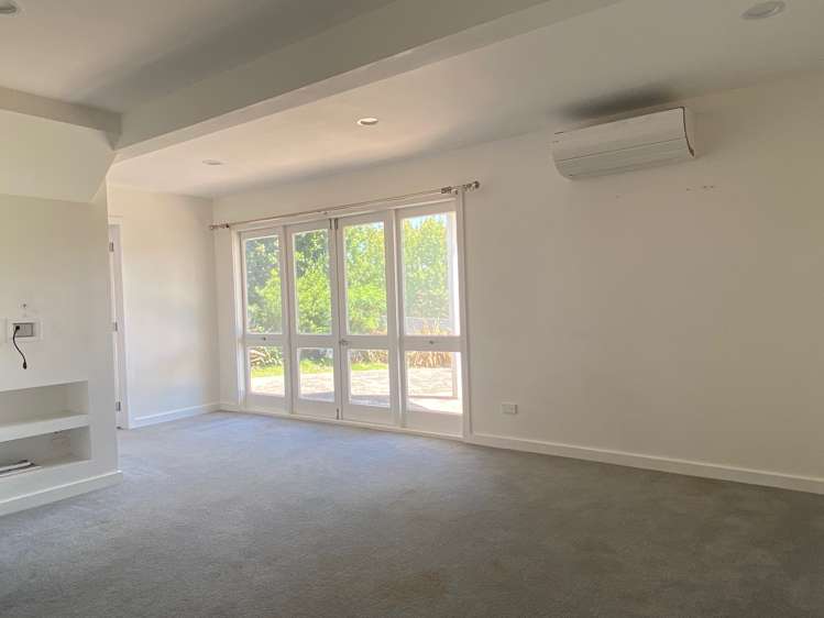 64 Lyons Avenue Murrays Bay_10