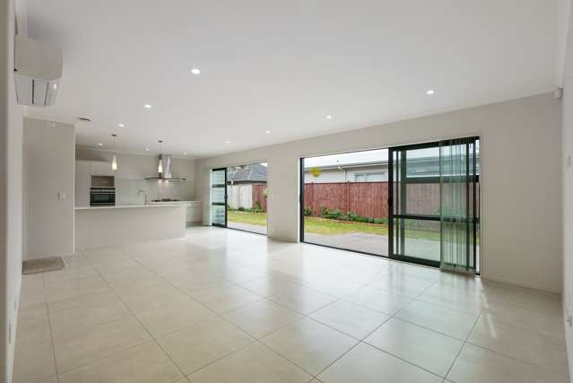 10 Andalusian Way Karaka_2