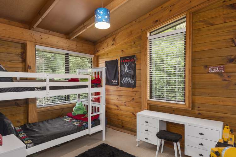 2/15 Billabong Place Botany Downs_9