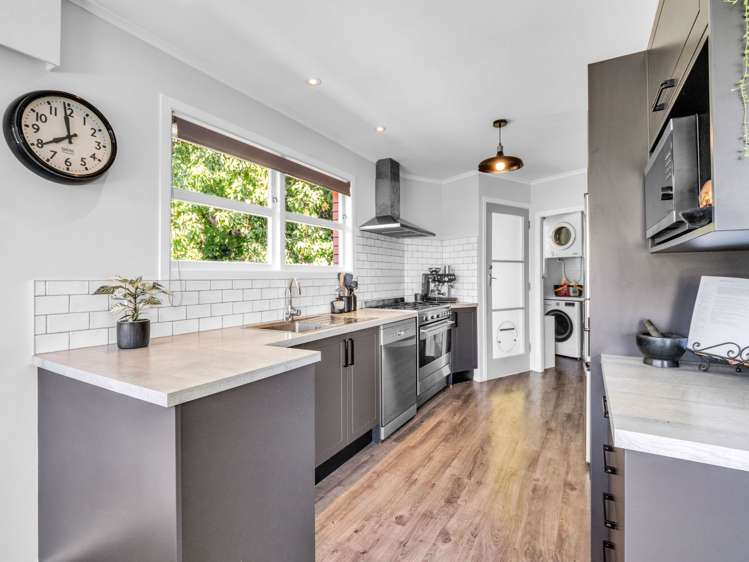 38 Pelorus Street Glenview_10