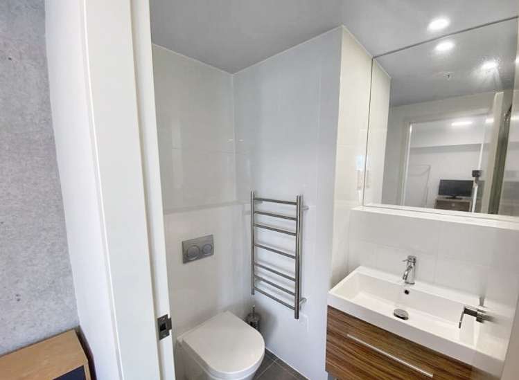 1204A/111 Dixon Street 2185_6