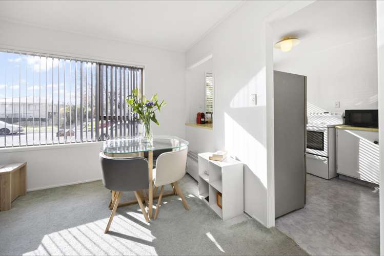 1/8 Mannering Place_5