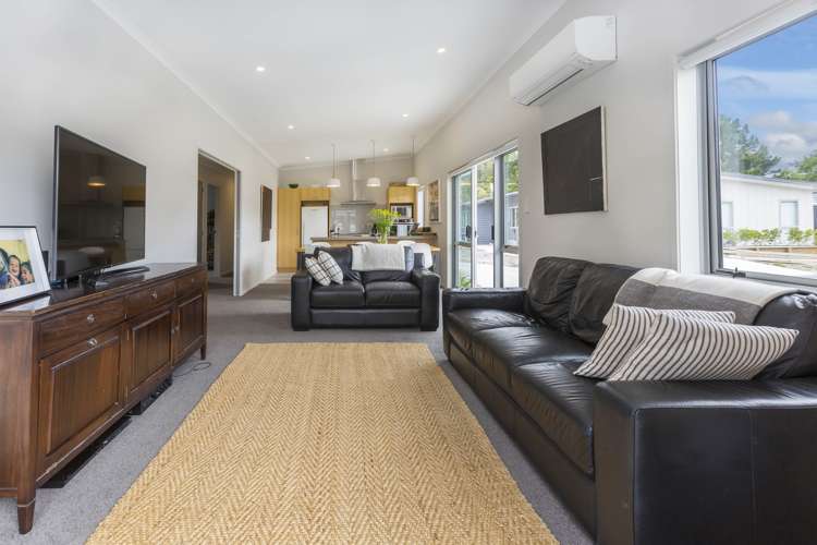 3 Passchendaele Grove Trentham_5