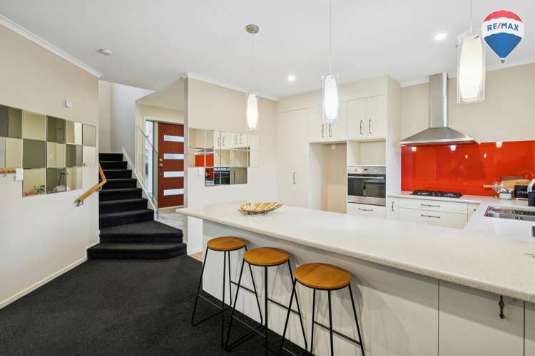 137 Endeavour Drive Whitby_10