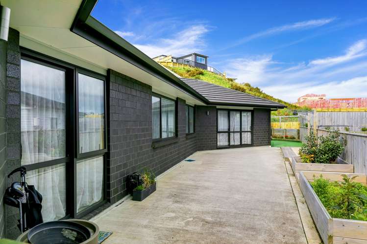 117 Queen Charlotte Drive Aotea_8