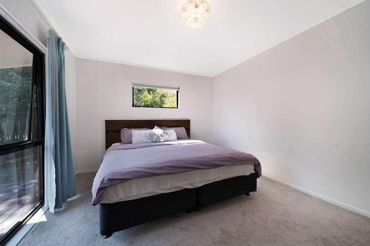1/76 Chilcott Road Henderson_10
