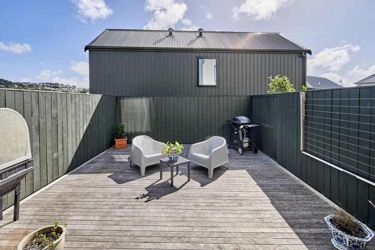 9/6 Oswald Crescent Paparangi_13