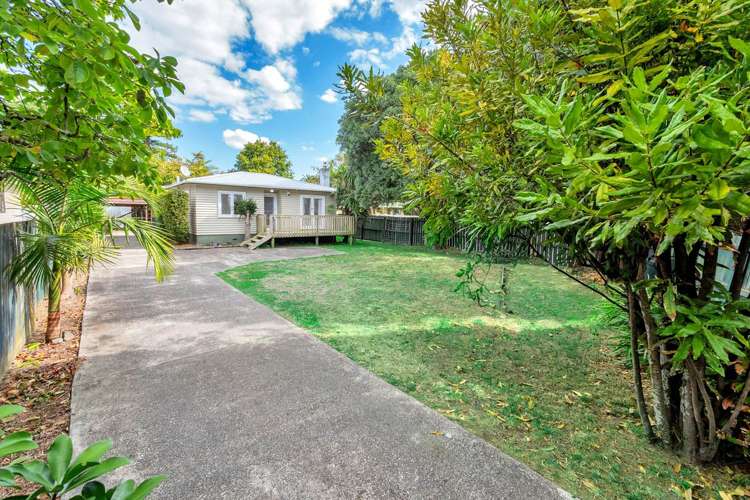 398 West Coast Road Glen Eden_18