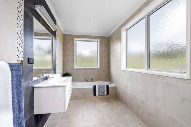 160 Gray Road Kamo_8