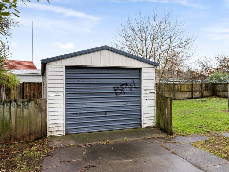 11 Old Farm Road Hamilton East_10