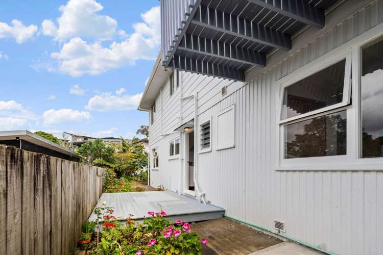 1/7 Dalmeny Close Murrays Bay_13