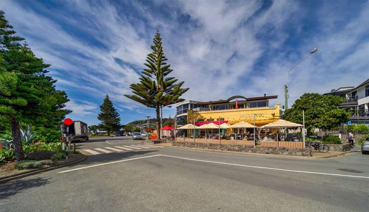 22A & 22B Esplanade Sumner_2