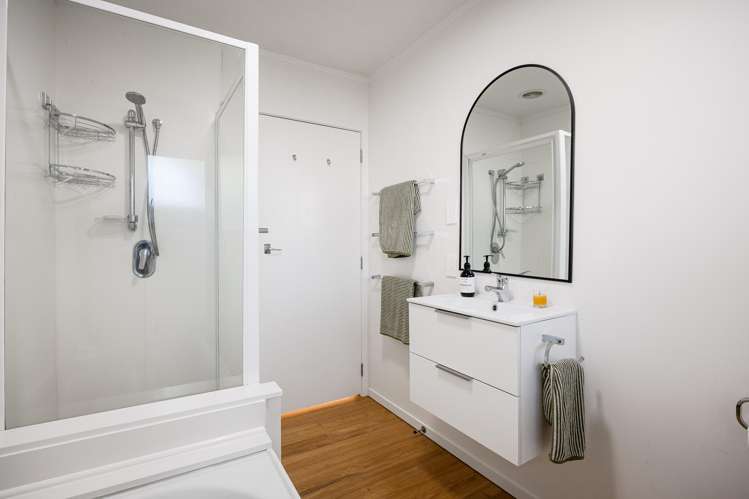 2/14 Rowan Terrace Te Atatu South_11