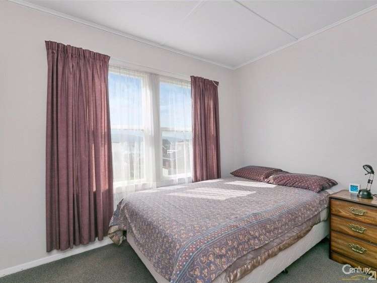 8 Bowes Crescent Strathmore Park_12