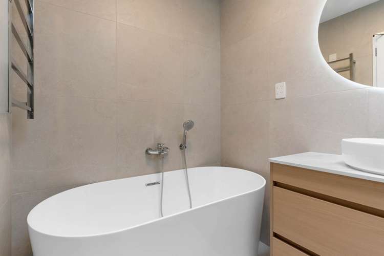 23 Karaka Village Parade Karaka_14