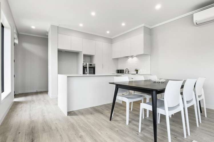 1 Brolly Lane Hobsonville_8