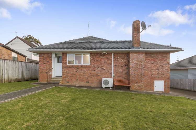 127 Flanshaw Road Te Atatu South_4