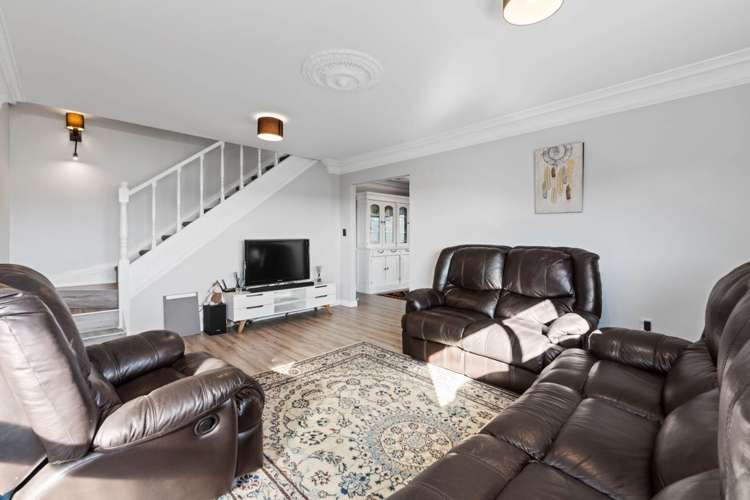 2/8 Leven Lane Totara Heights_15