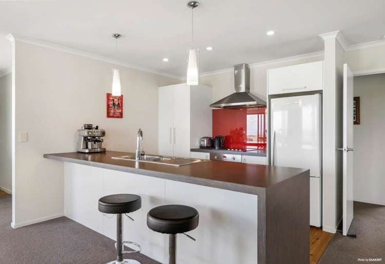 Miranda Road Miranda_1