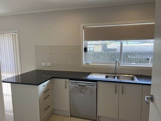 2/30 Calvert Ave Mangere East_4