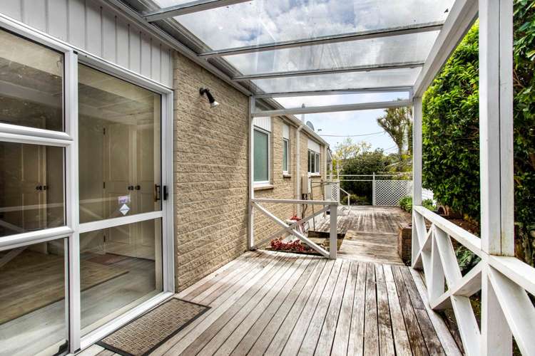 2/23 Heathcote Road Castor Bay_11