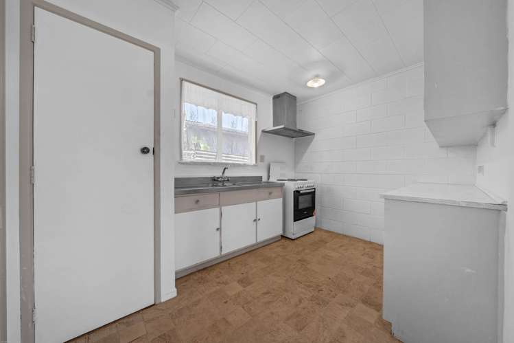 16 Birdwood Road_5