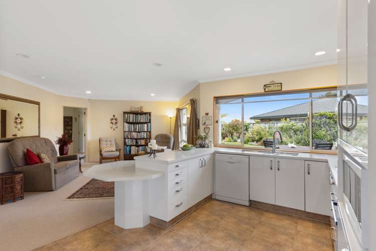 9 Knightsbridge Place Taradale_11