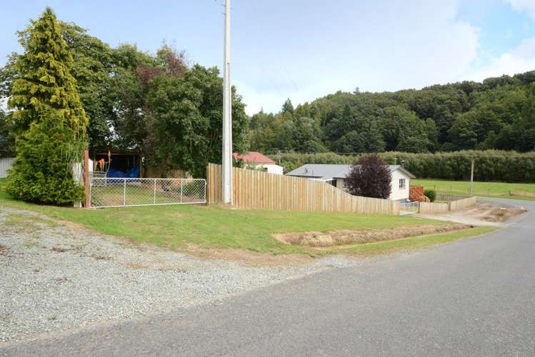 38 Irvine Street Lawrence_16