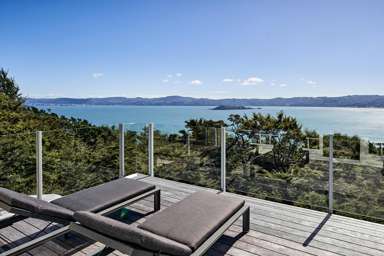 18 Huia Road, Days Bay_1