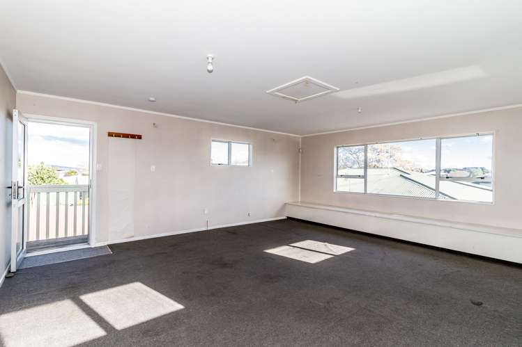 88 Harold Holt Avenue Onekawa_12