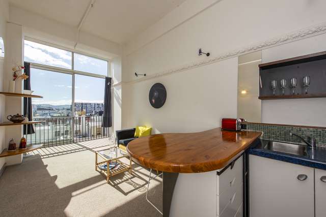 2n/51 Webb Street Mount Cook_1