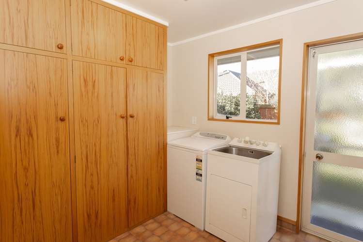 98 Pages Road Allenton_19